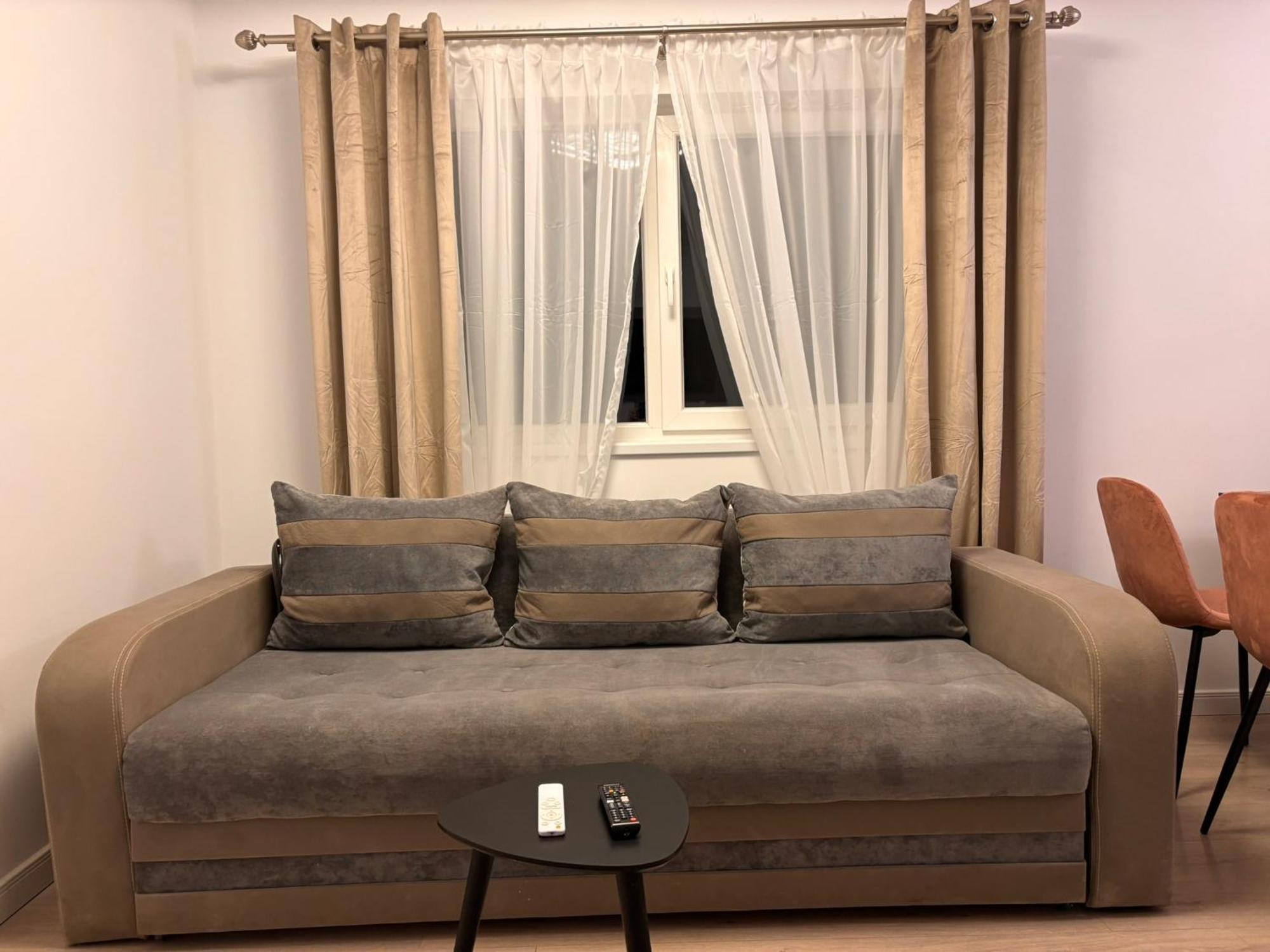 Dream - Large Apartament With Freeparking In A Quietarea Just 10 Minutes Away From City Center Bistriţa Extérieur photo