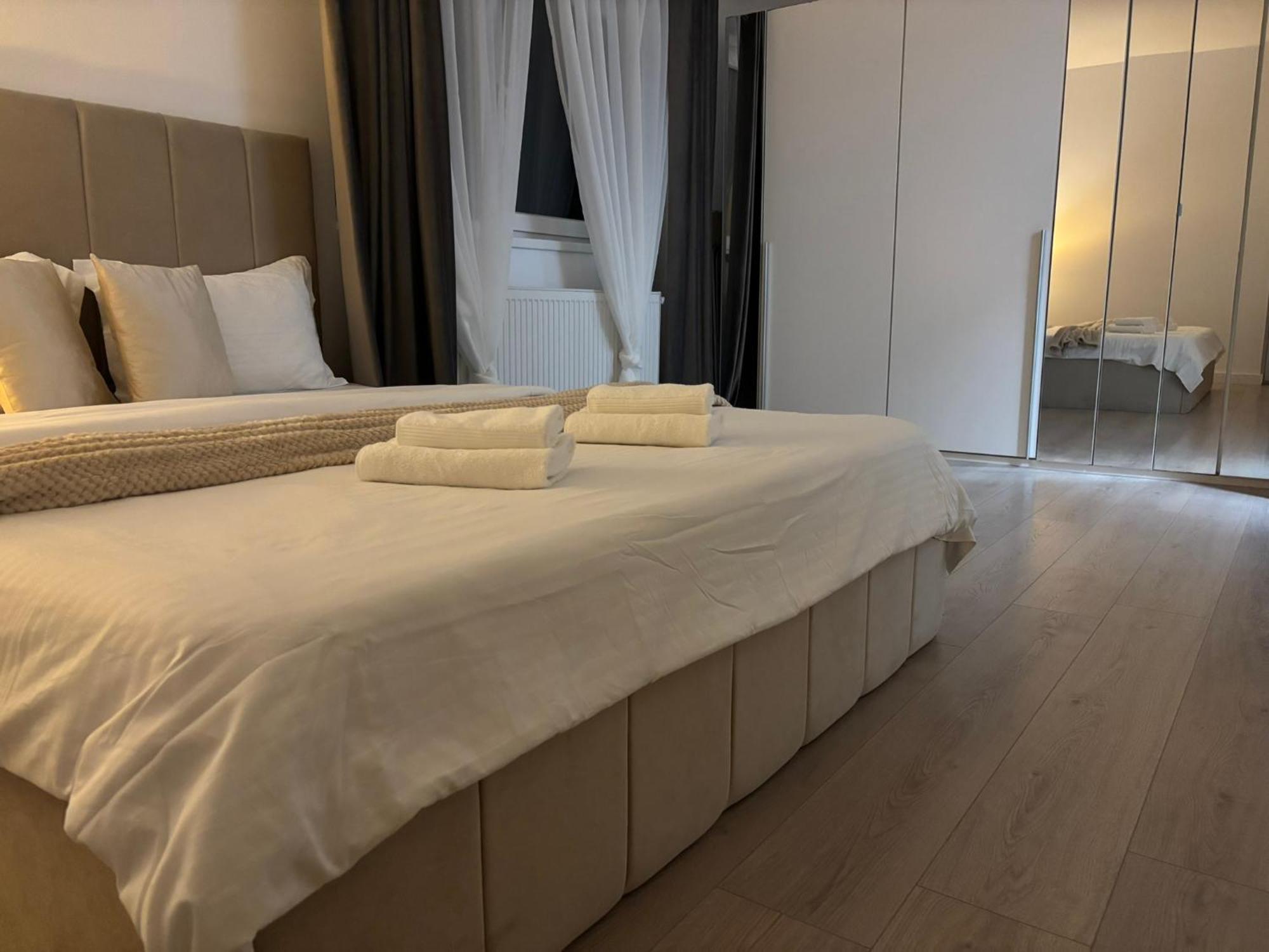 Dream - Large Apartament With Freeparking In A Quietarea Just 10 Minutes Away From City Center Bistriţa Extérieur photo