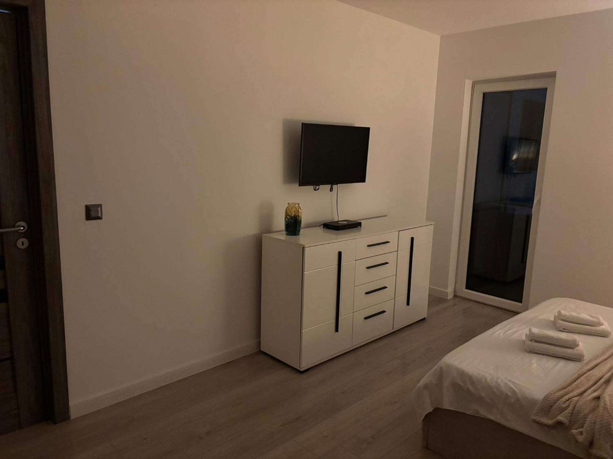 Dream - Large Apartament With Freeparking In A Quietarea Just 10 Minutes Away From City Center Bistriţa Extérieur photo