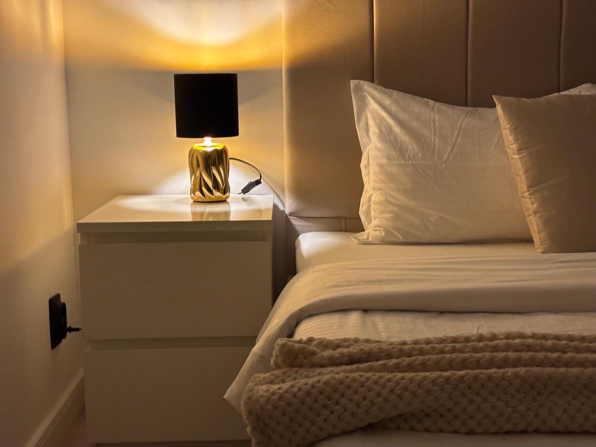 Dream - Large Apartament With Freeparking In A Quietarea Just 10 Minutes Away From City Center Bistriţa Extérieur photo
